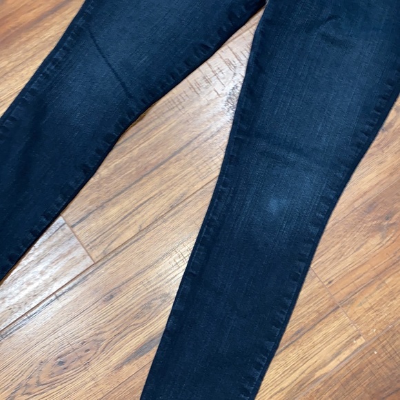 MK Size 8 Michael Kors Jeans in nice condition. Has light spot on left knee - Picture 6 of 6